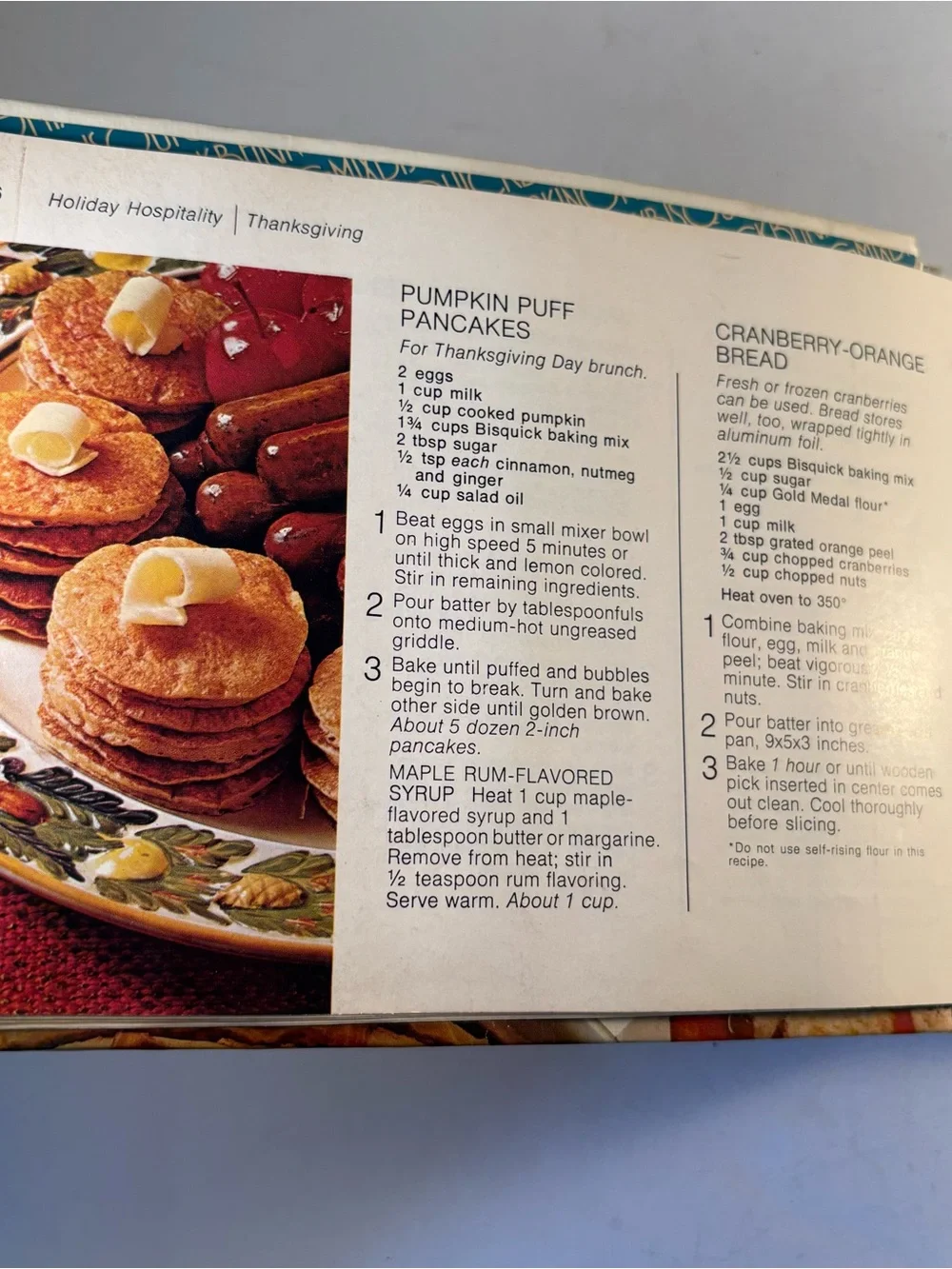 Vintage 1973 2nd Printing BETTY CROCKER’S BISQUICK COOKBOOK 3-Ring HardcoverBook